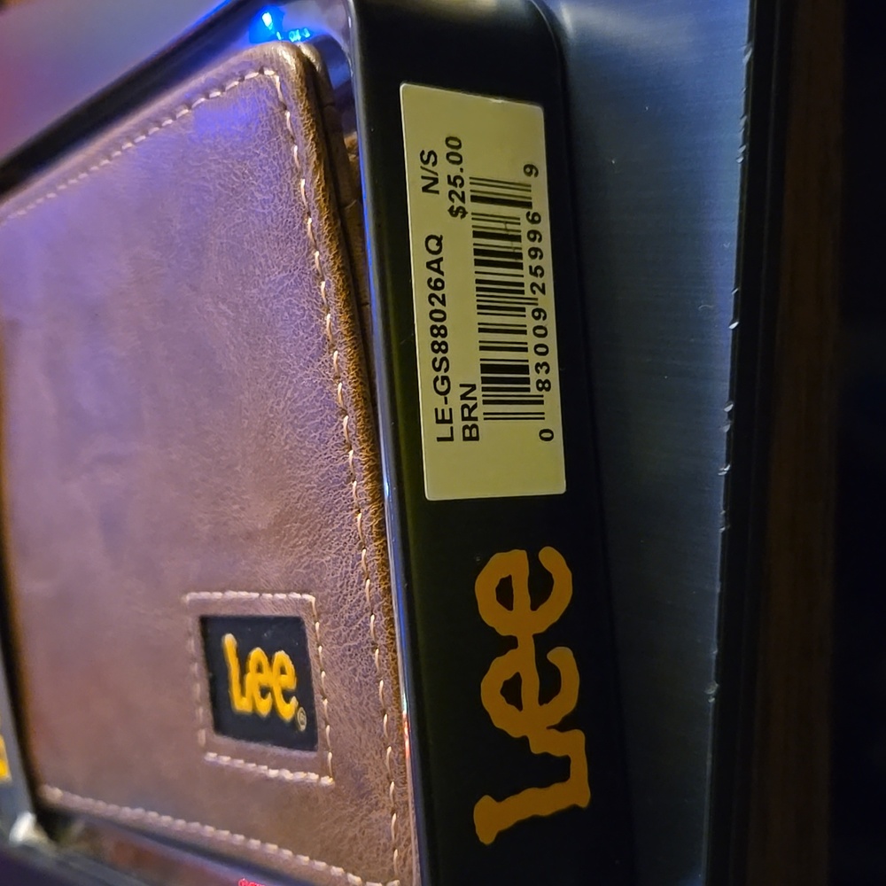Lee Men Bifold Wallet & KEY Chain - Picture 7 of 7